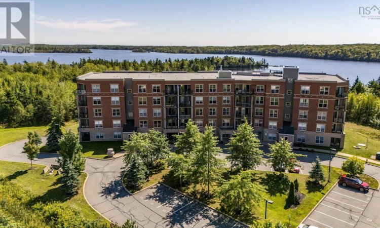 111-89 Pebblecreek Crescent