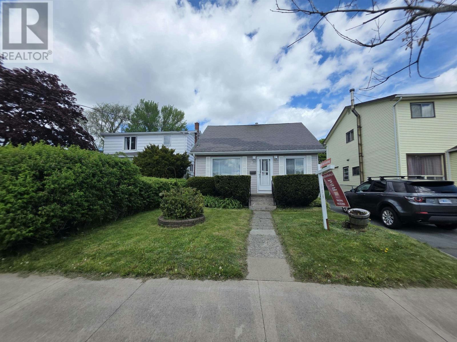2883 Connaught Avenue, Halifax, NS, B3L 3A2