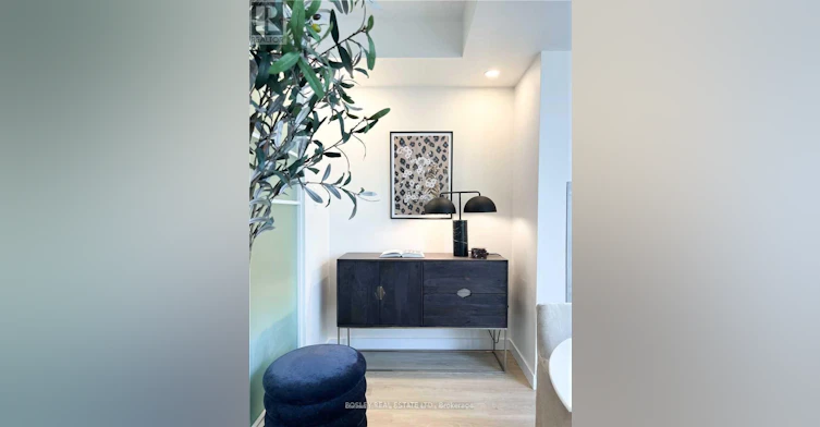 803-1055 Bay Street, Toronto, ON, M5S 3A3 - 3