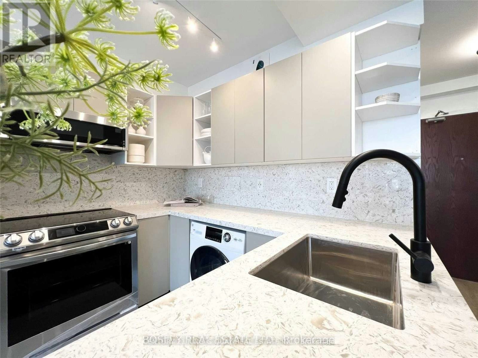 803-1055 Bay Street, Toronto, ON, M5S 3A3 - 2