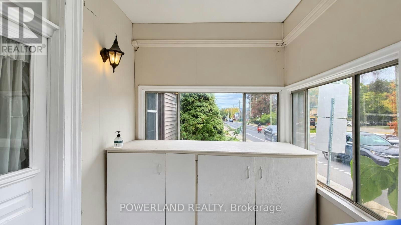1-202 Prospect Street, Newmarket, ON, L3Y 3T6 - 3