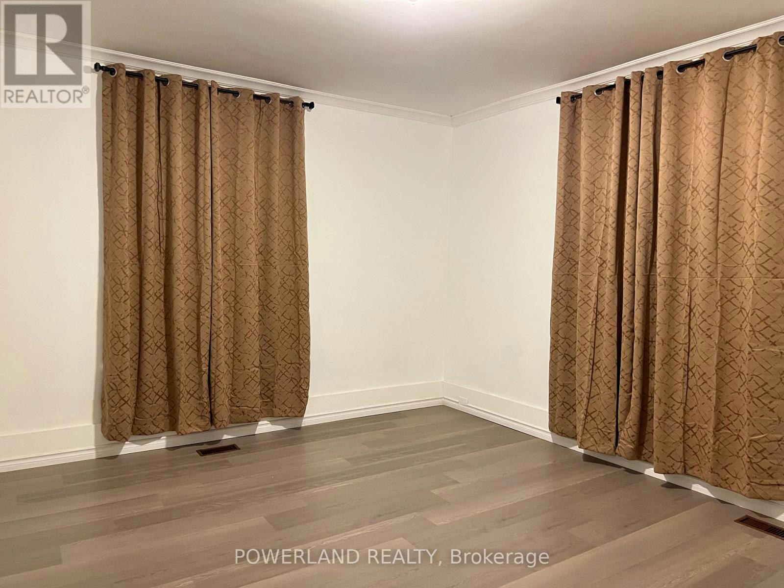 1-202 Prospect Street, Newmarket, ON, L3Y 3T6 - 2