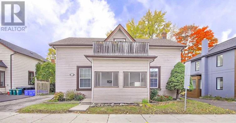1-202 Prospect Street, Newmarket, ON, L3Y 3T6