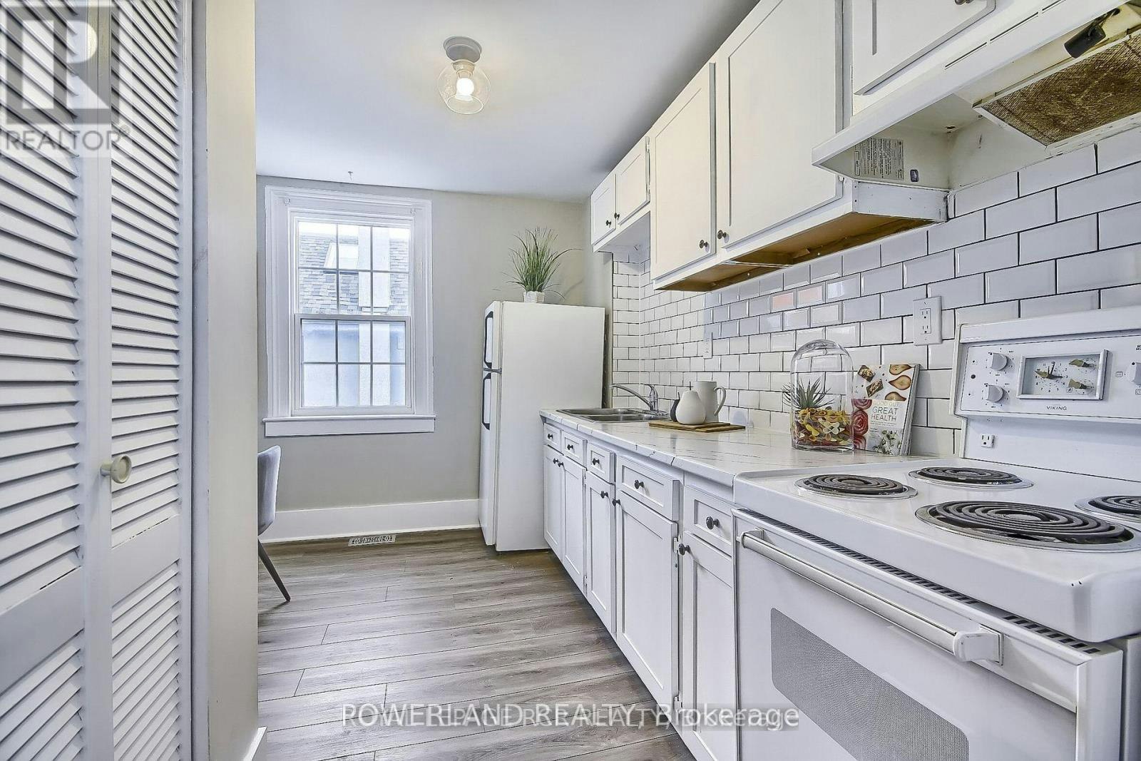2-202 Prospect Street W, Newmarket, ON, L3Y 3T6 - 14