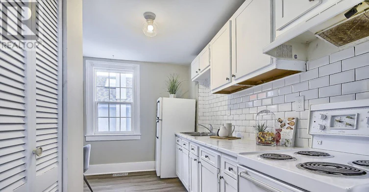 2-202 Prospect Street W, Newmarket, ON, L3Y 3T6 - 14