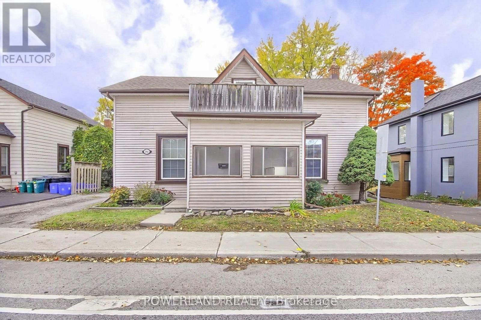 2-202 Prospect Street W, Newmarket, ON, L3Y 3T6 - 2