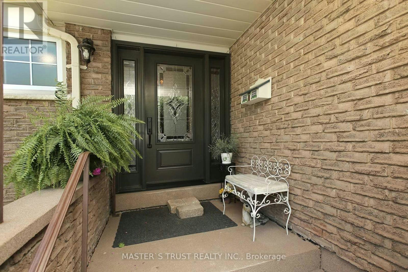 1319 White Oaks Boulevard E, Oakville, ON, L6H 2N7 - 2