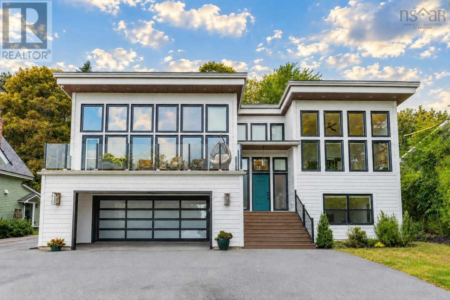 8 First Avenue, Bedford, NS, B4A 1Z4