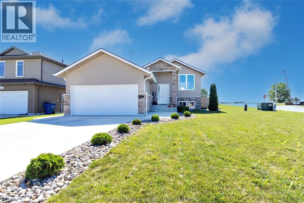 79 Blackacre Crescent, Chatham-Kent, ON, N0P 2L0
