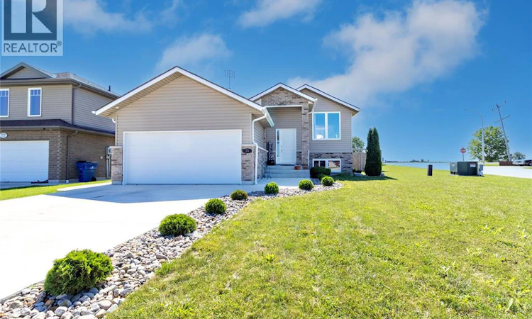 79 Blackacre Crescent