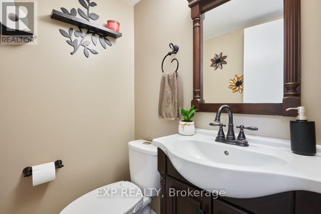 138 Acklam Terrace, Ottawa, ON, K2K 2J5 - 4