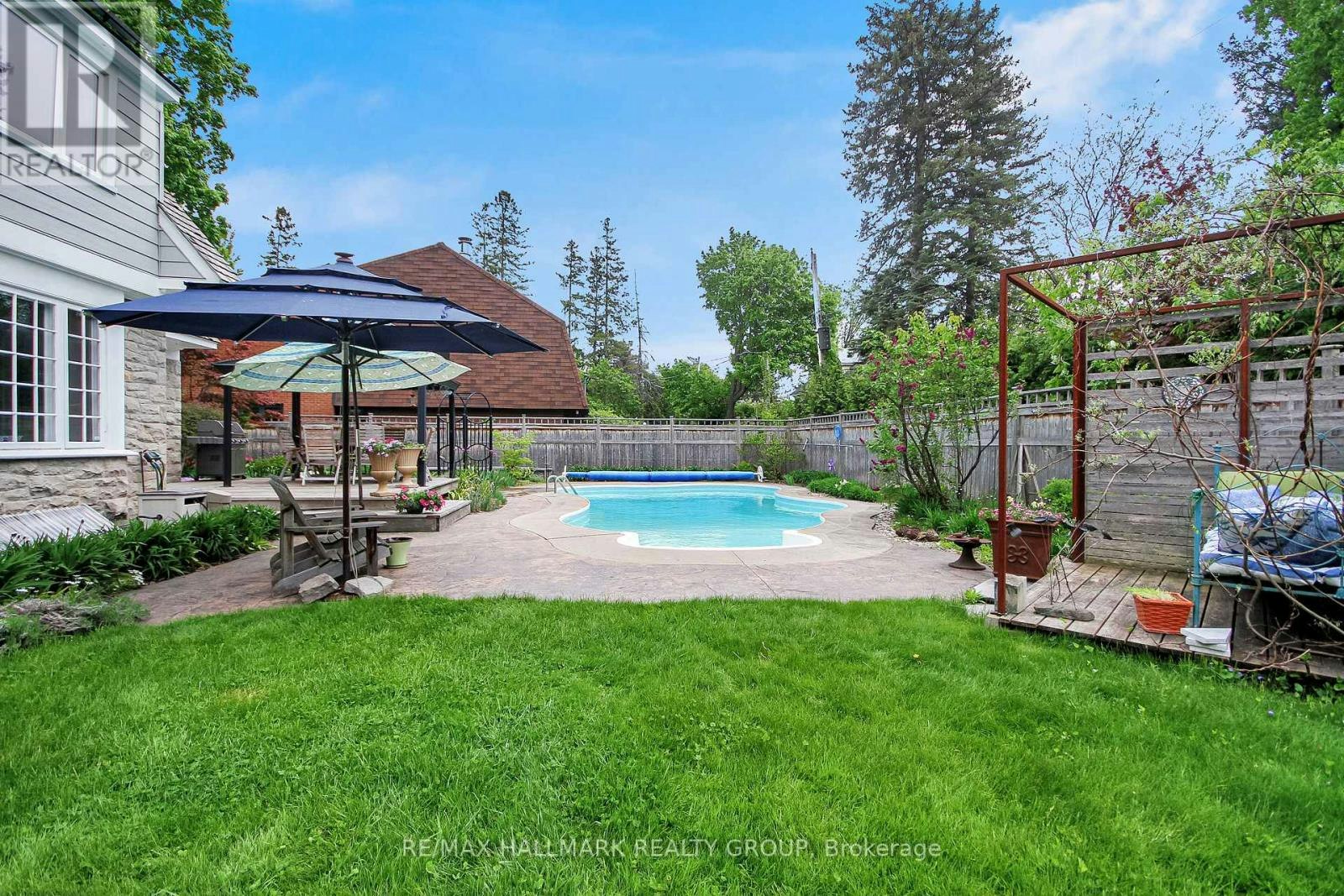 550 Piccadilly Avenue, Ottawa, ON, K1Y 0J1 - 24