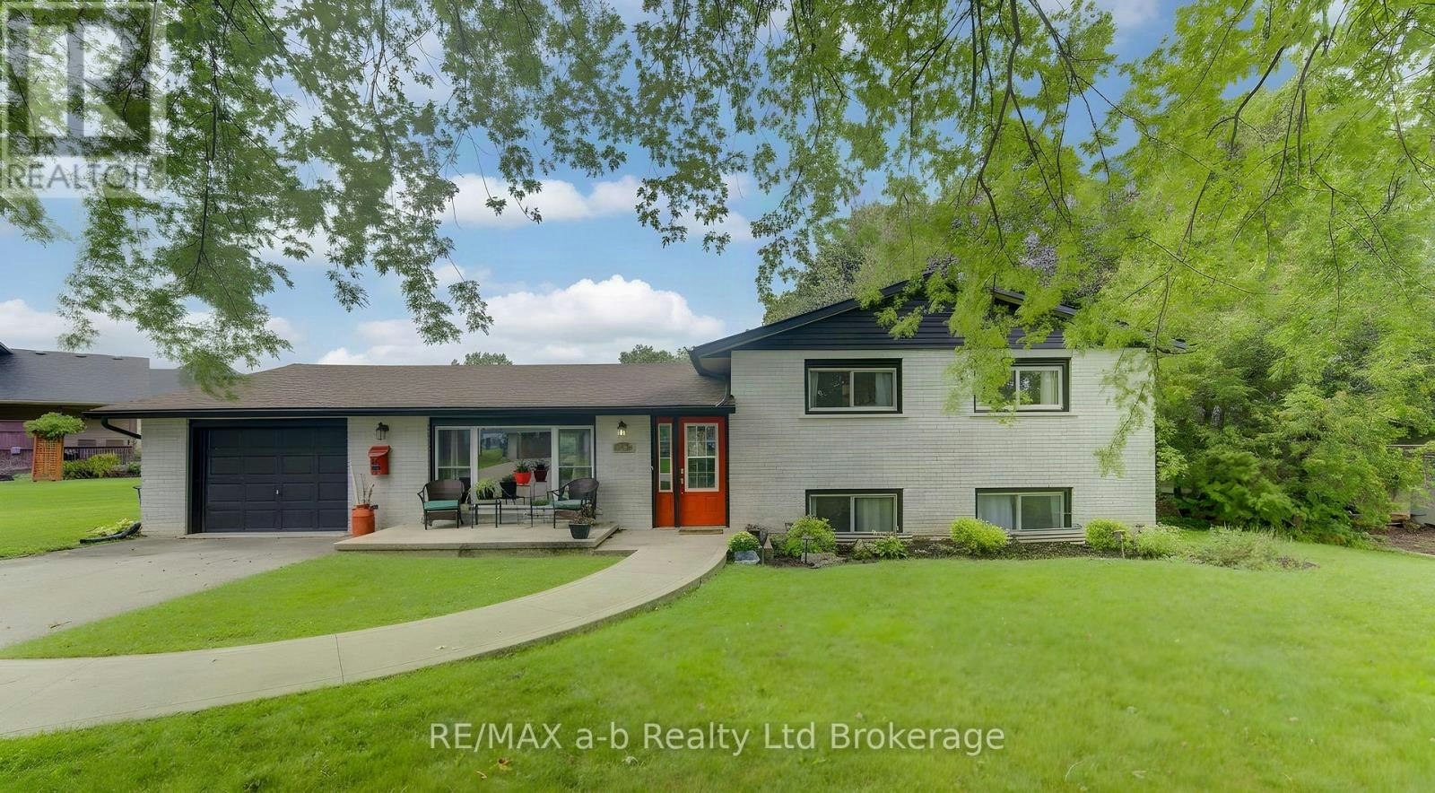 15 William Street, Tillsonburg, ON, N4G 1L6