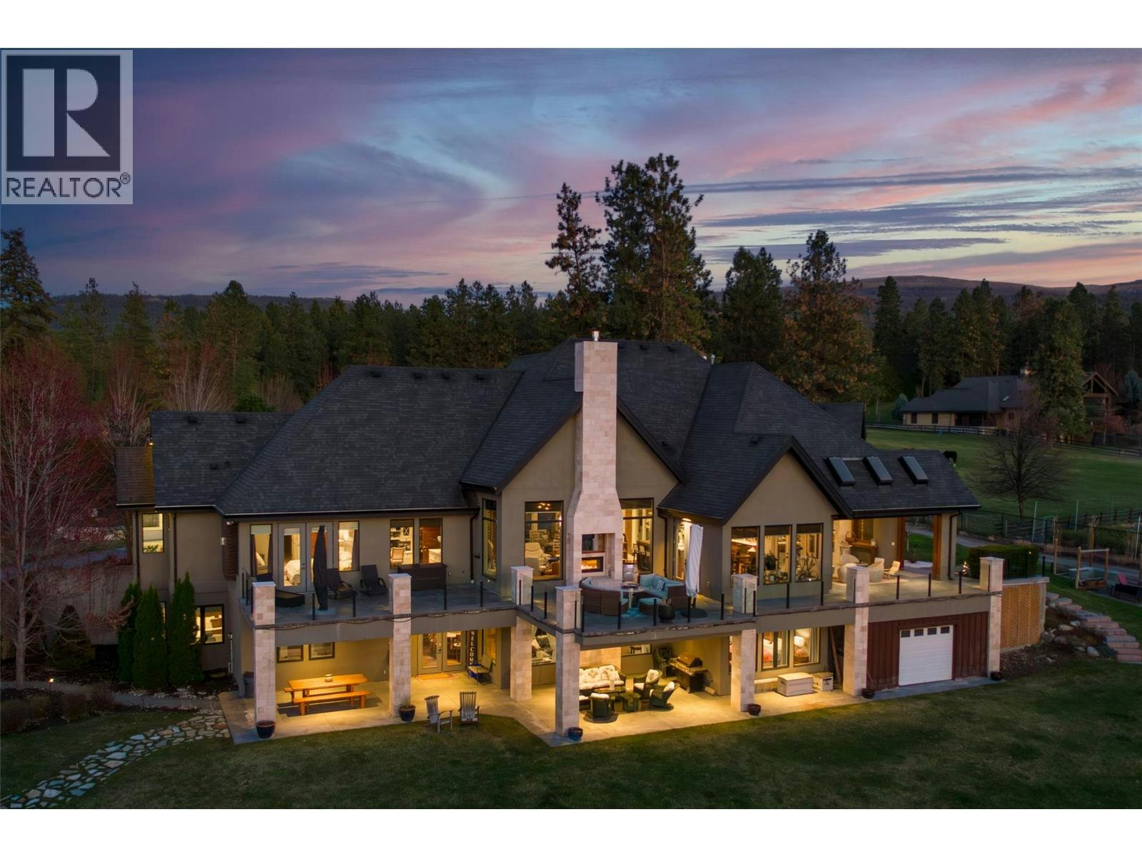 3990 Fairwinds Court, Kelowna, BC, V1W 4G1