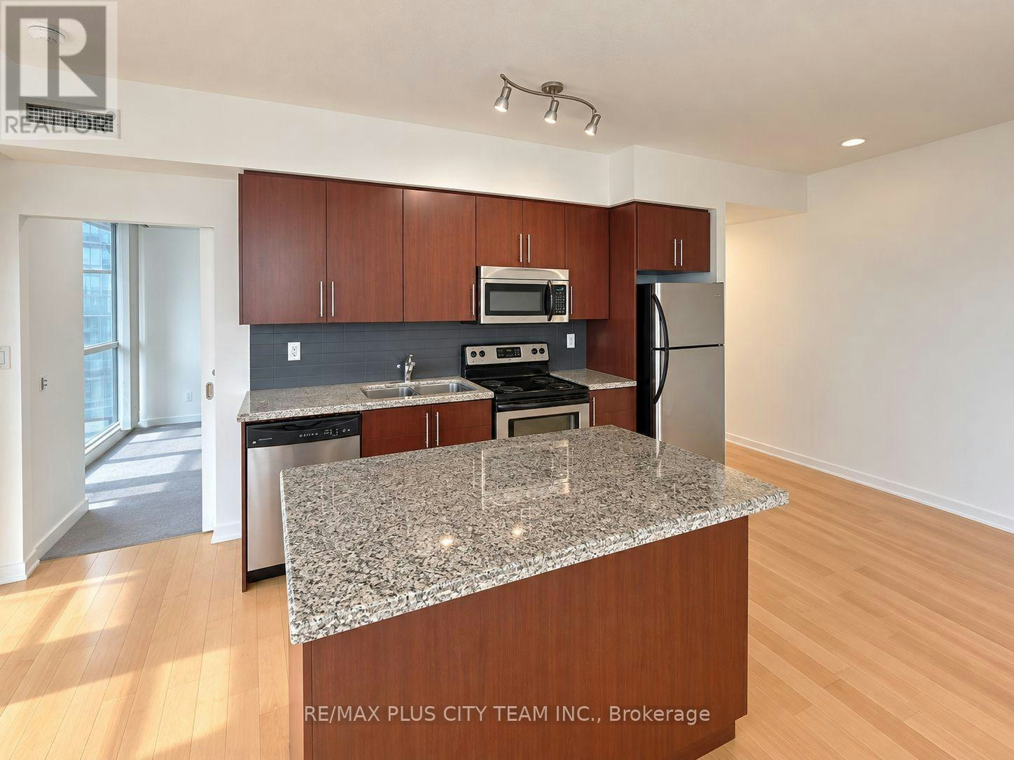 2605-65 Bremner Boulevard, Toronto, ON, M5J 0A7 - 6