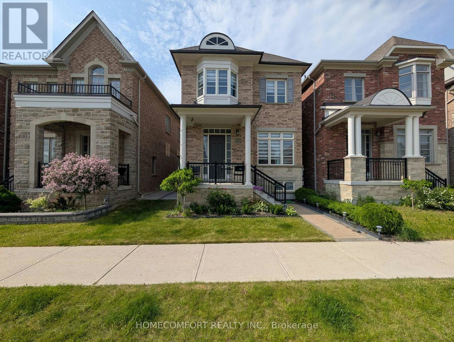 230 Paradelle Drive, Richmond Hill, ON, L4E 0E4
