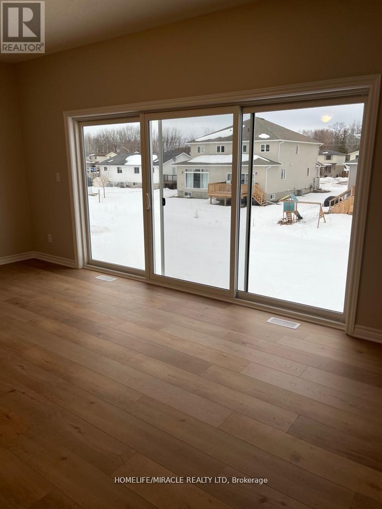 231 Heritage Park Drive, Greater Napanee, ON, K7R 0C7 - 11