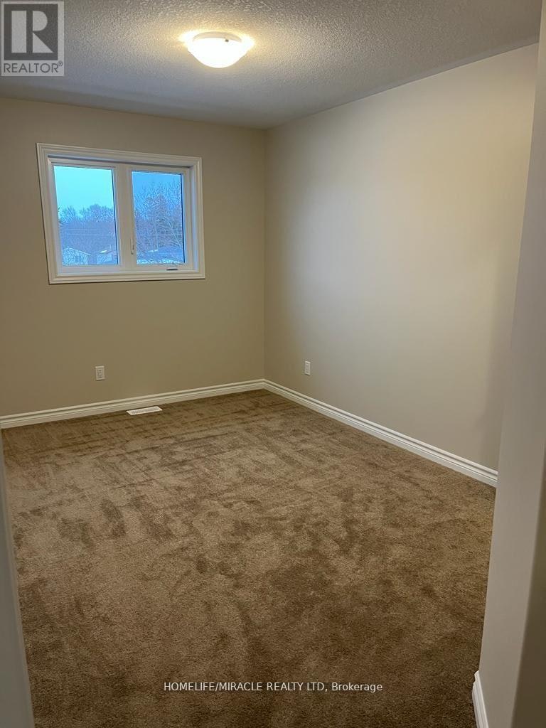 231 Heritage Park Drive, Greater Napanee, ON, K7R 0C7 - 4
