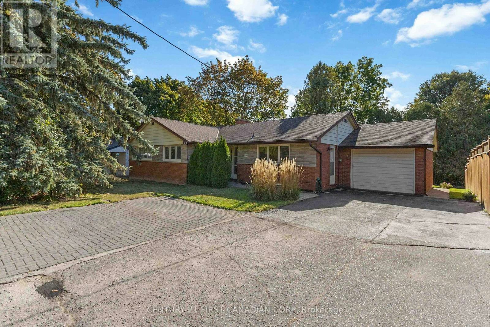 296 Sarnia Road, London, ON, N6G 1N3