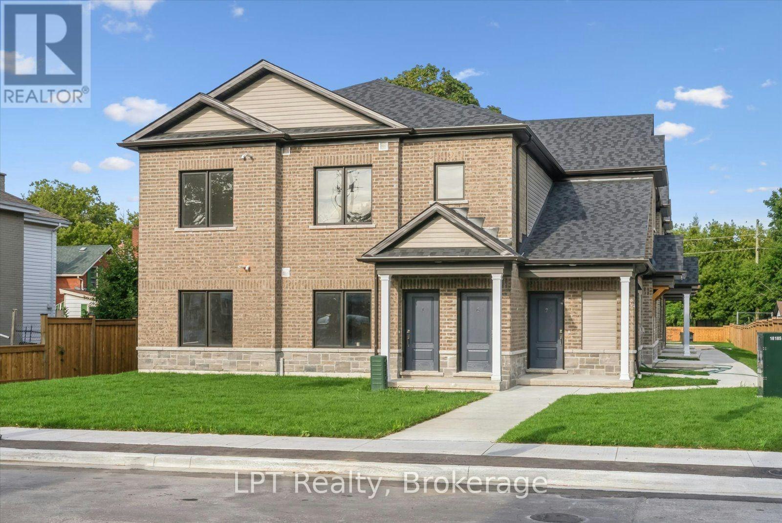 6-223 Albert Street, Oshawa, ON, L1H 4R6