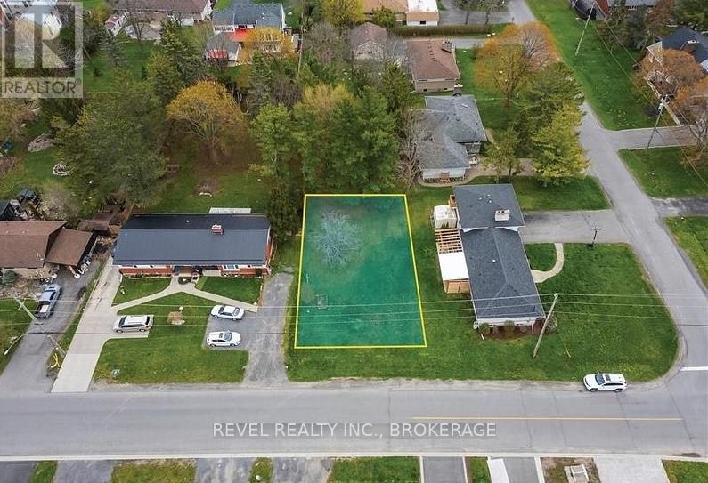 5 Manitou Crescent, Loyalist, ON, K7N 1B1