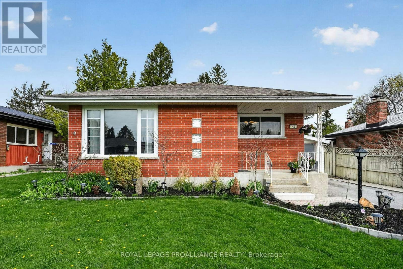 15 Gearin Street, Quinte West, ON, K8V 3Y2