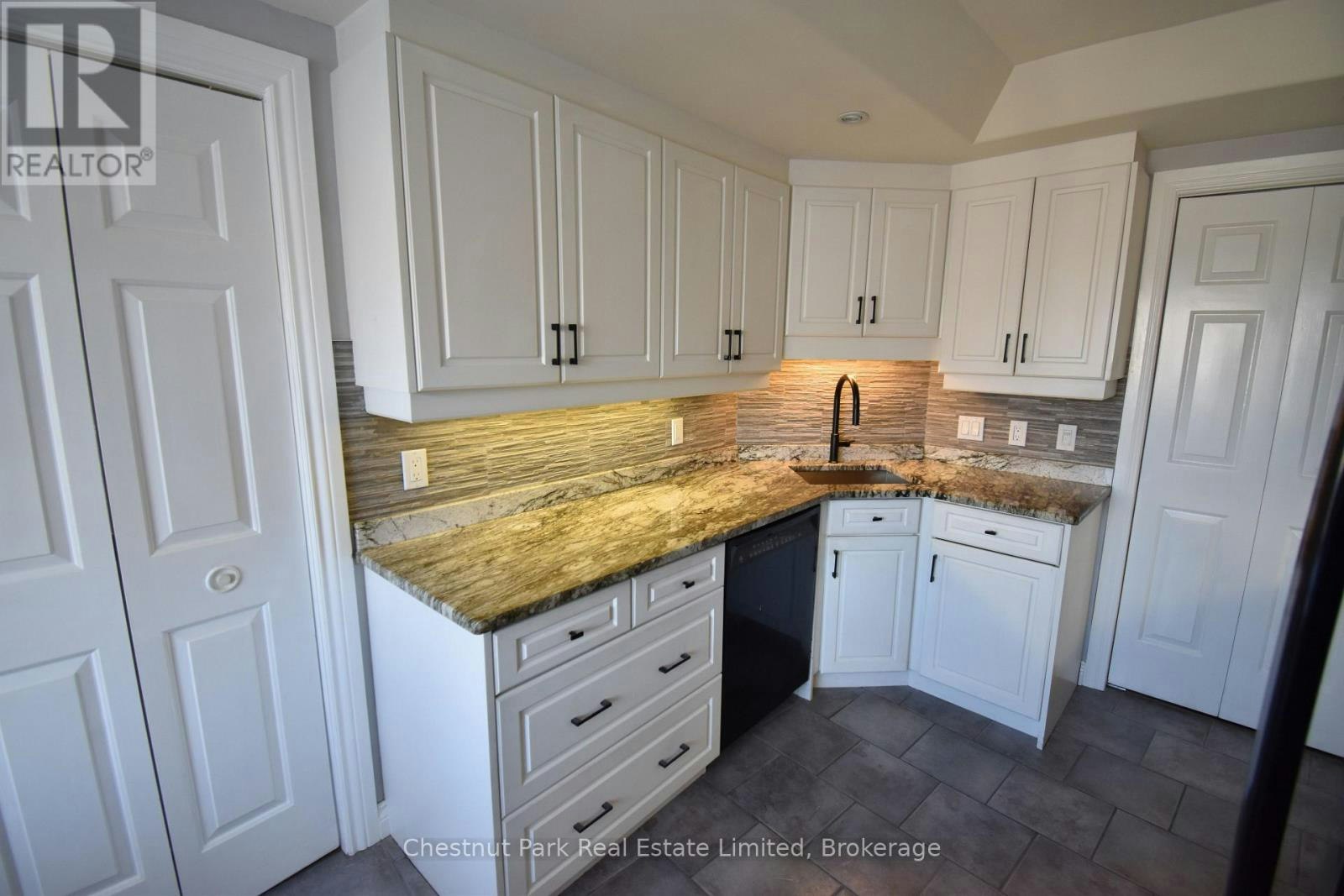 1001-2 Front Street SOUTH, Belleville, ON, K8N 5K7 - 12