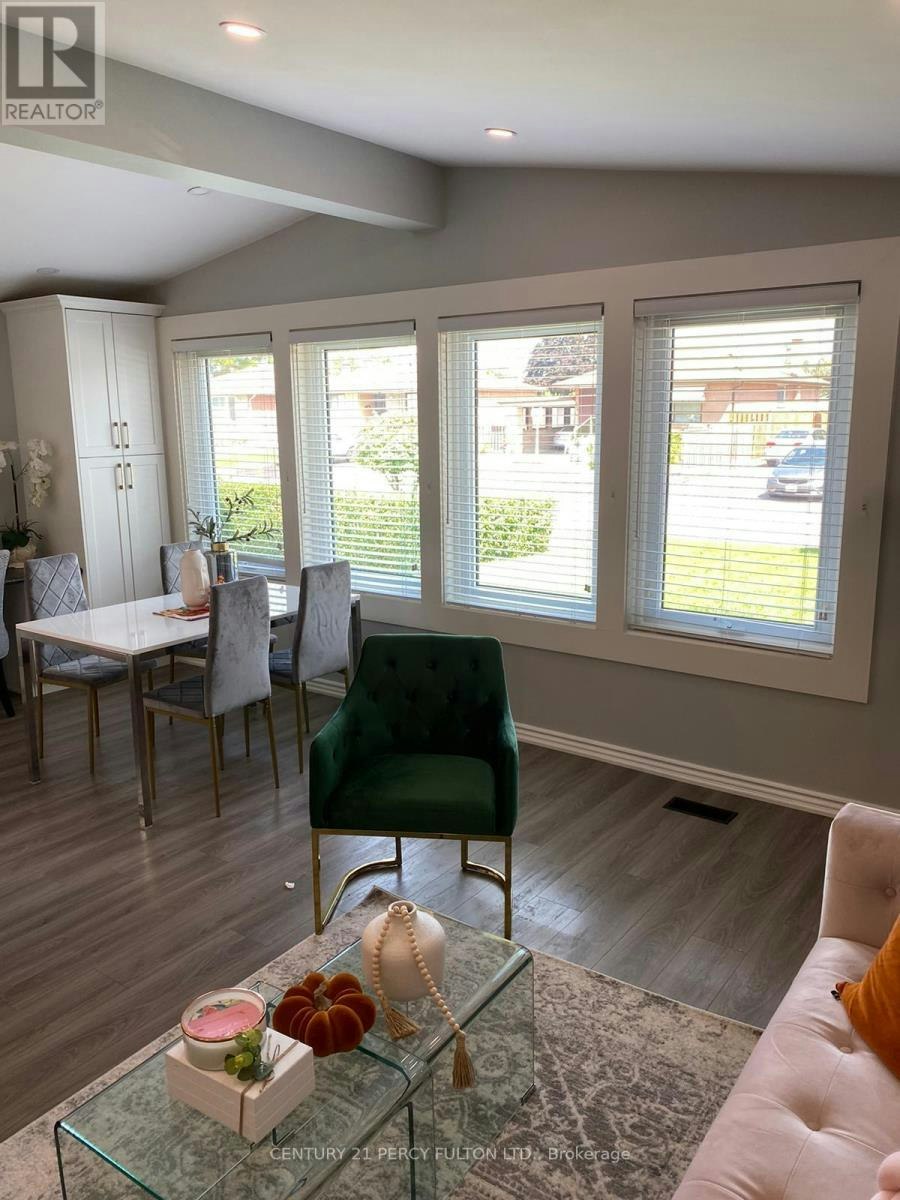 876 Antonio Street, Pickering, ON, L1W 1T3 - 10