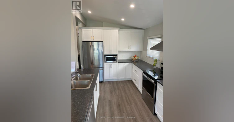 876 Antonio Street, Pickering, ON, L1W 1T3 - 8