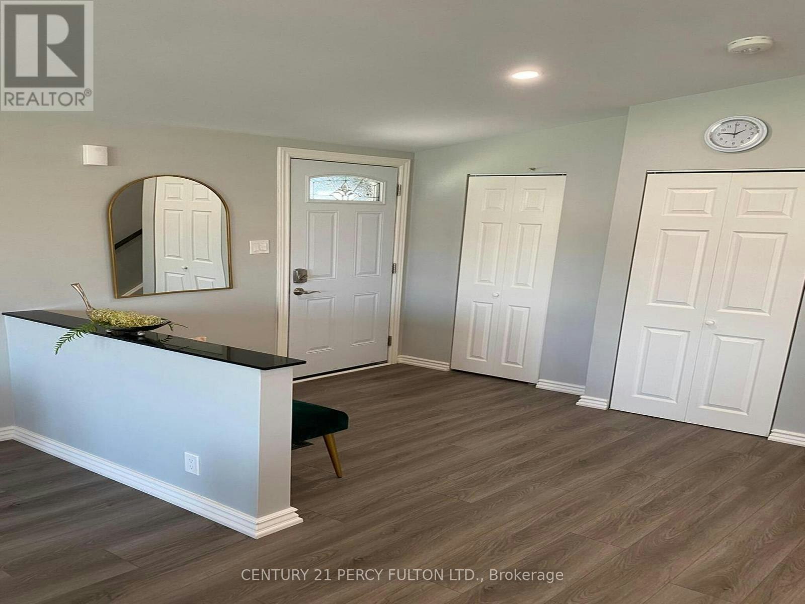 876 Antonio Street, Pickering, ON, L1W 1T3 - 3