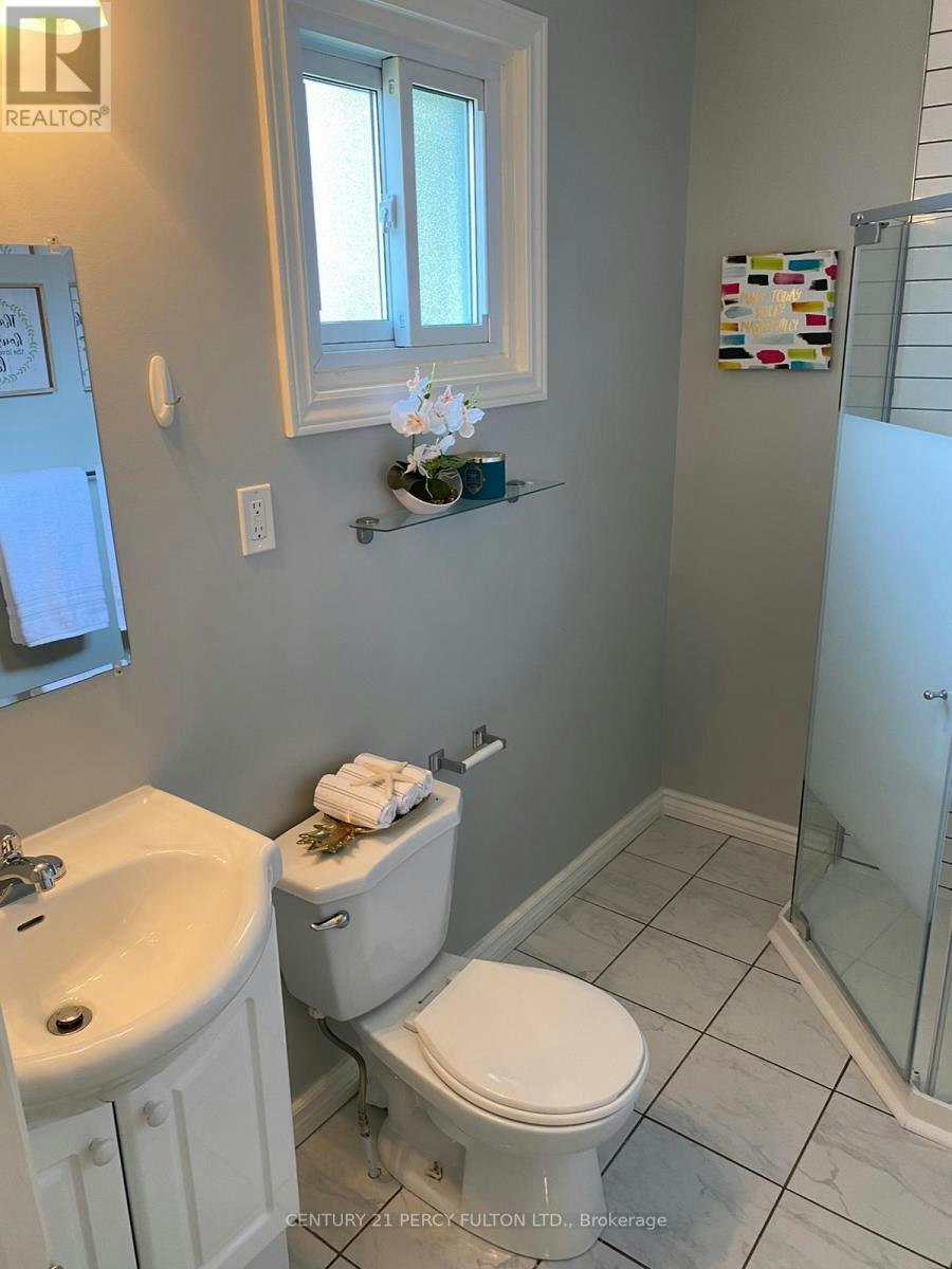 876 Antonio Street, Pickering, ON, L1W 1T3 - 18