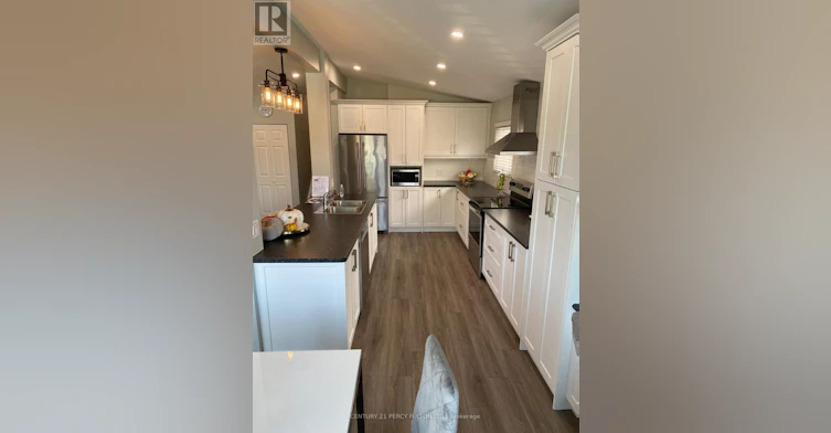 876 Antonio Street, Pickering, ON, L1W 1T3 - 6