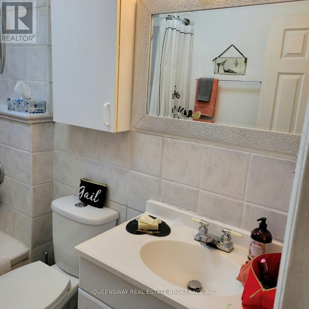 705 Danforth Avenue, Toronto, ON, M4J 1L2 - 7