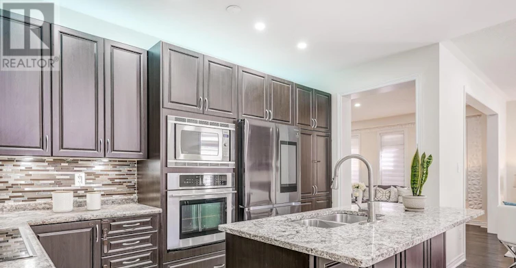 18 Rogers Trail, Bradford West Gwillimbury, ON, L3Z 0G4 - 15