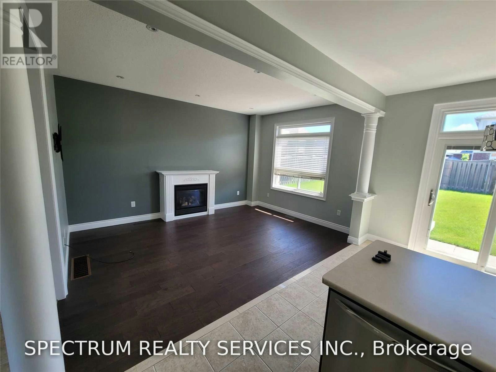 7 Charlemagne Avenue, Barrie, ON, L4M 0A9 - 3