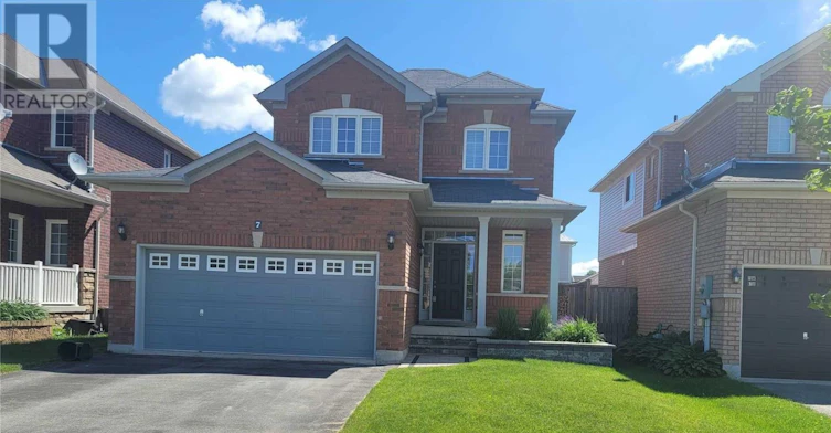 7 Charlemagne Avenue, Barrie, ON, L4M 0A9