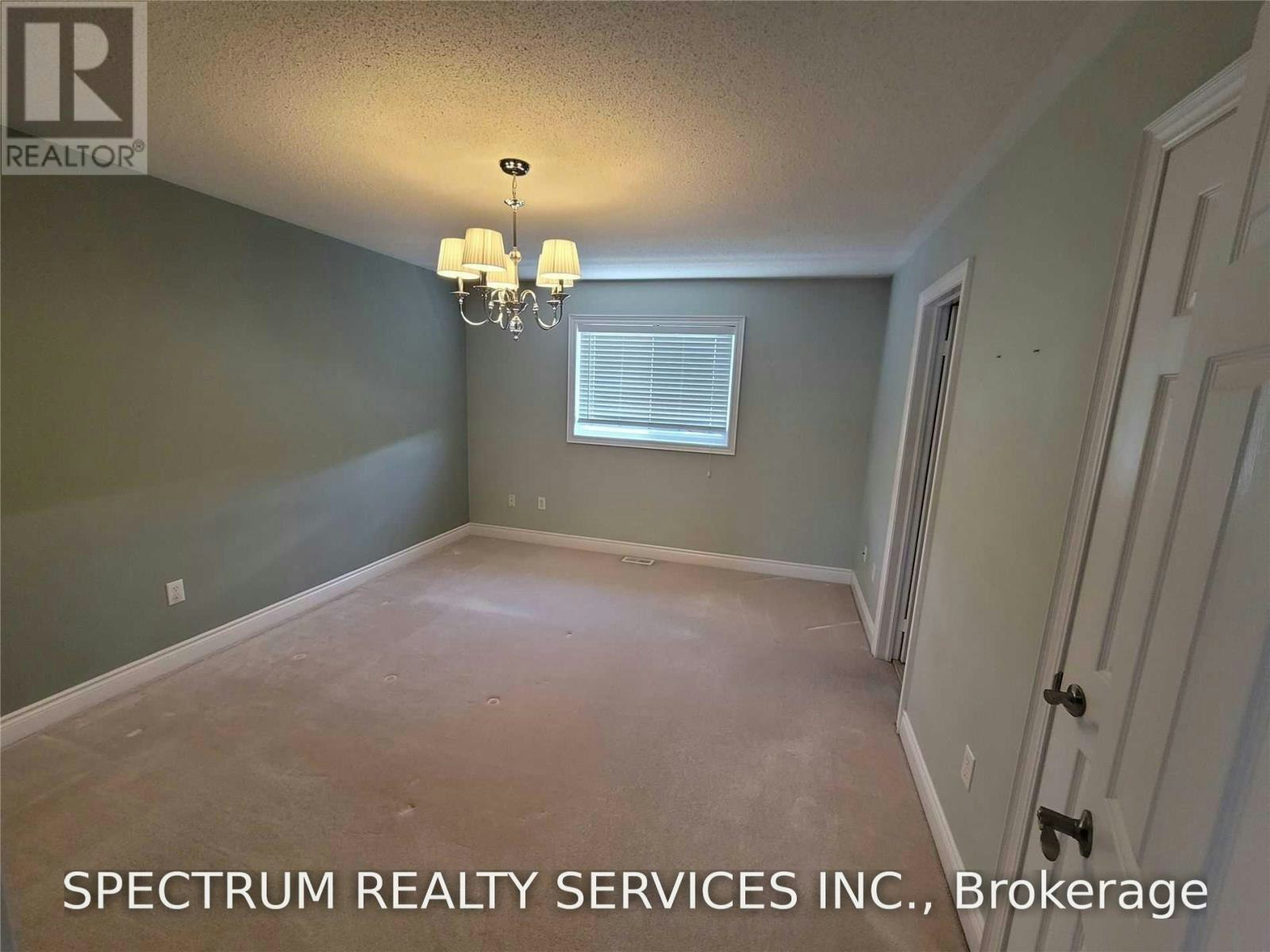 7 Charlemagne Avenue, Barrie, ON, L4M 0A9 - 6
