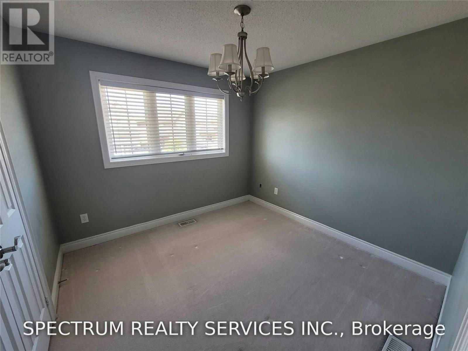 7 Charlemagne Avenue, Barrie, ON, L4M 0A9 - 10