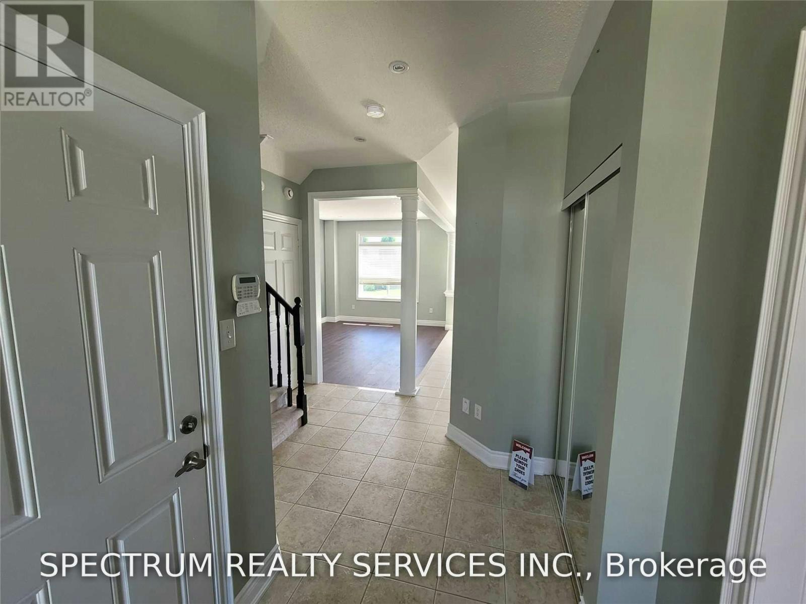 7 Charlemagne Avenue, Barrie, ON, L4M 0A9 - 5