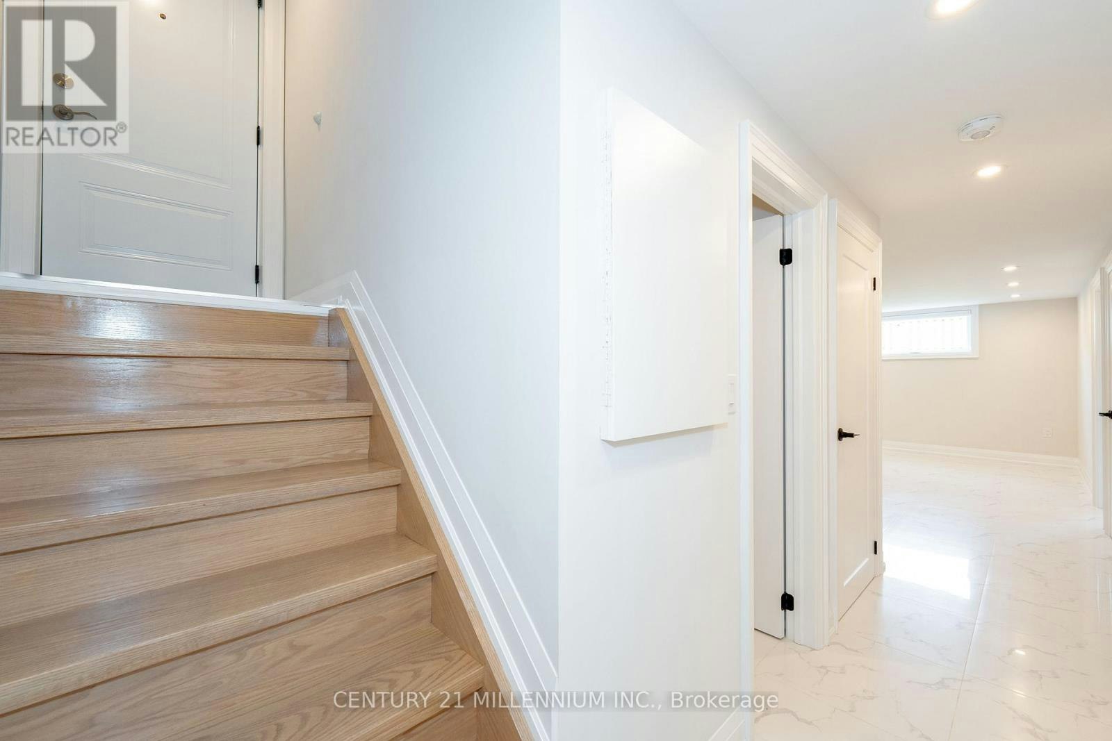 C-31 Mariposa Avenue, Toronto, ON, M6N 4A1 - 3