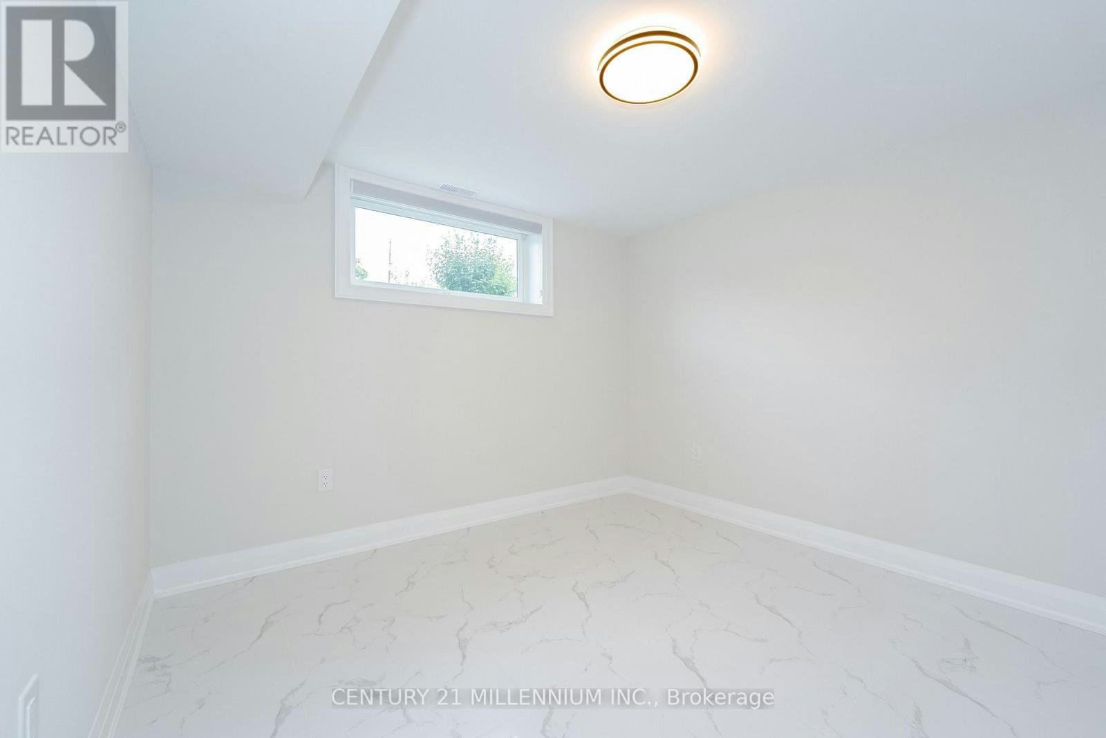 C-31 Mariposa Avenue, Toronto, ON, M6N 4A1 - 14