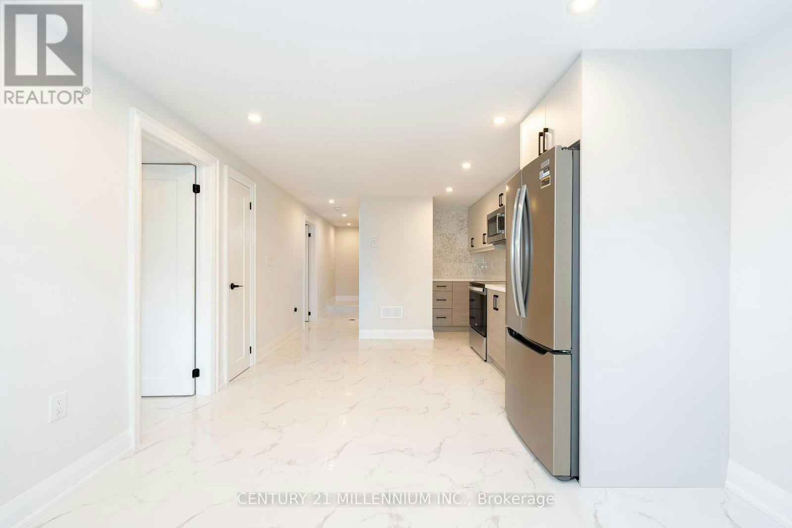 C-31 Mariposa Avenue, Toronto, ON, M6N 4A1 - 13