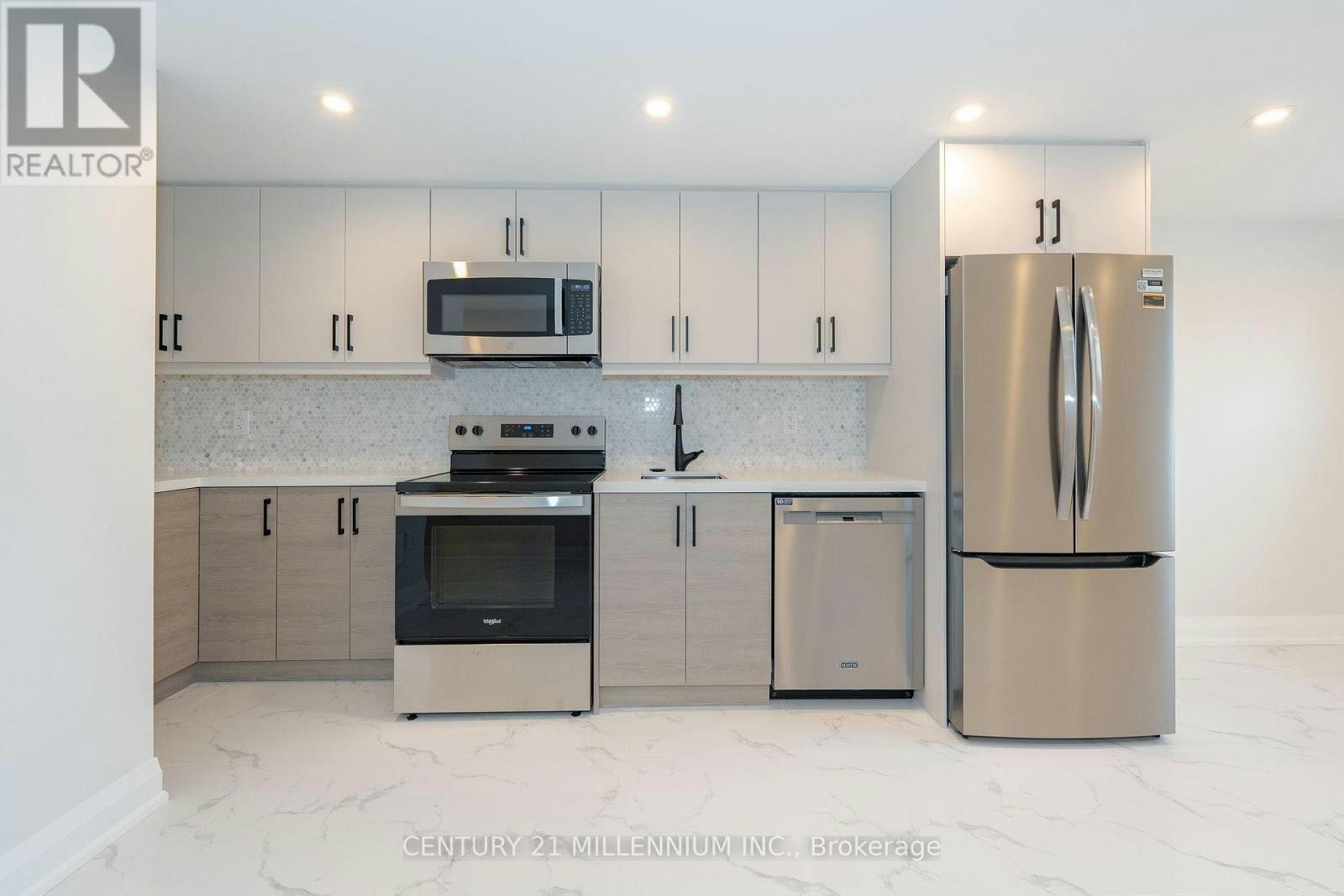 C-31 Mariposa Avenue, Toronto, ON, M6N 4A1 - 10