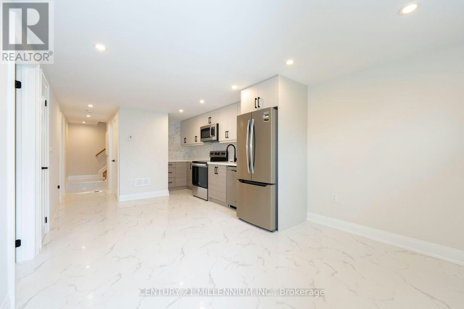 C-31 Mariposa Avenue, Toronto, ON, M6N 4A1 - 12