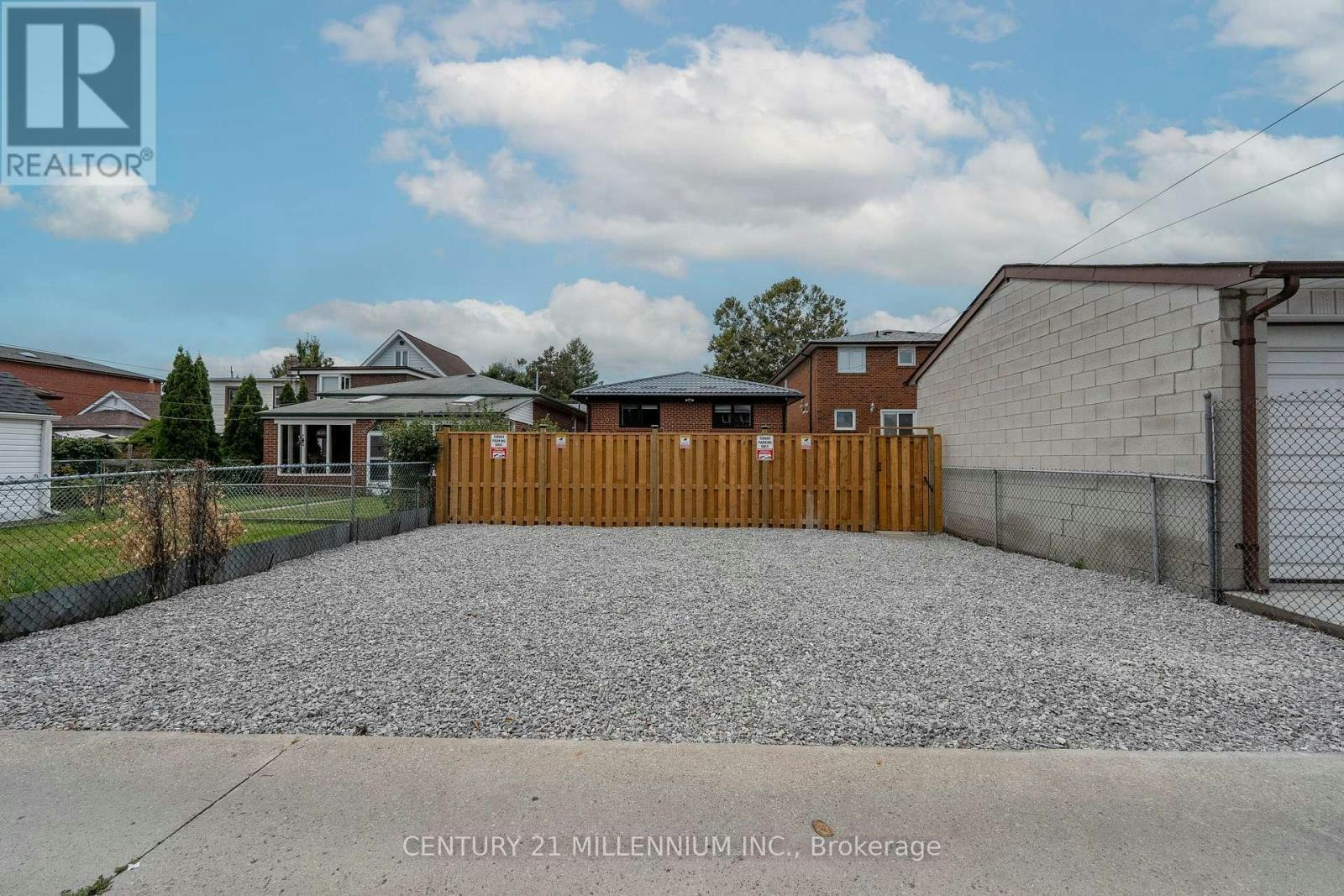 C-31 Mariposa Avenue, Toronto, ON, M6N 4A1 - 19