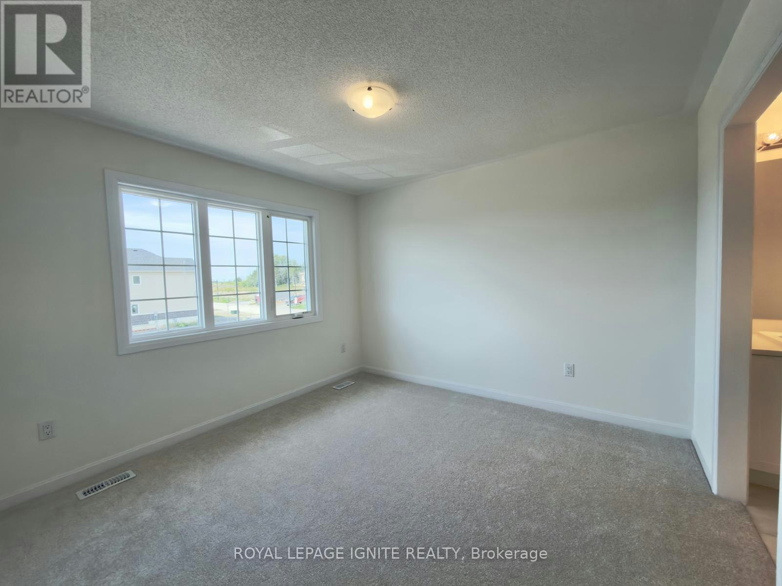 50 Royal Oak Crescent, Loyalist, ON, K0H 1G0 - 25