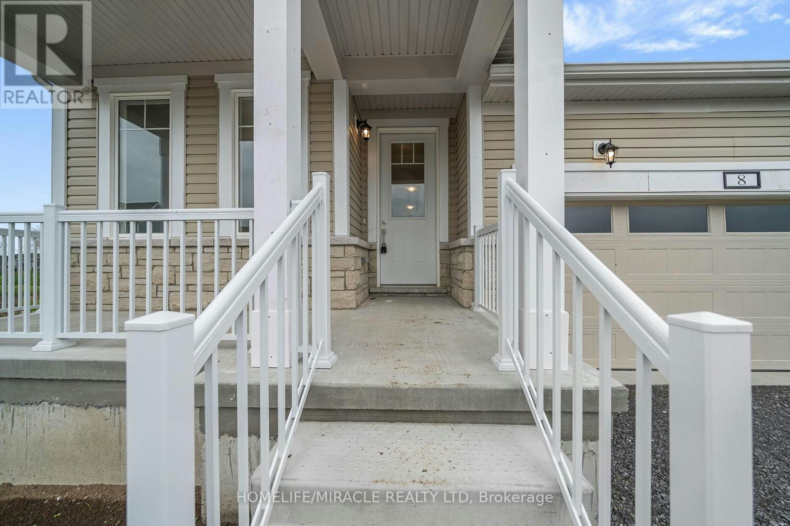 8 Royal Oak Crescent, Loyalist, ON, K0H 1G0 - 4