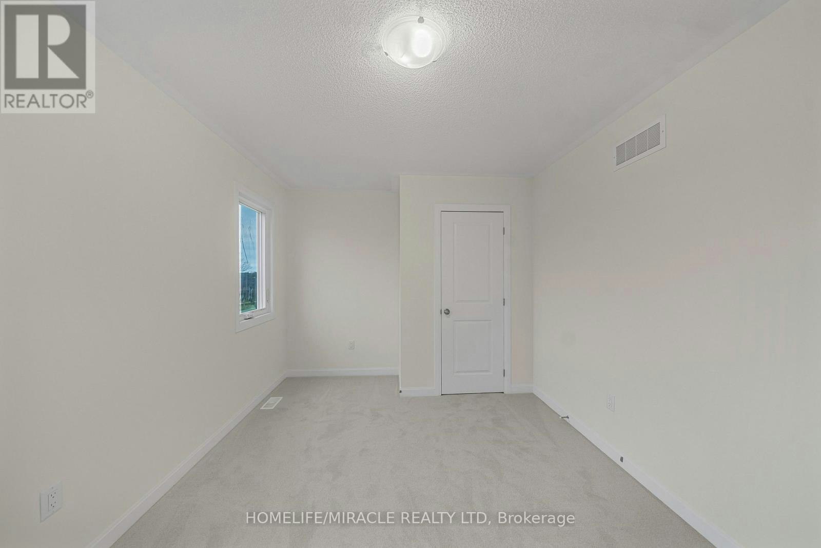 8 Royal Oak Crescent, Loyalist, ON, K0H 1G0 - 28