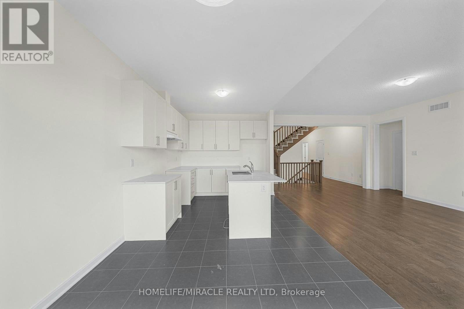 8 Royal Oak Crescent, Loyalist, ON, K0H 1G0 - 20