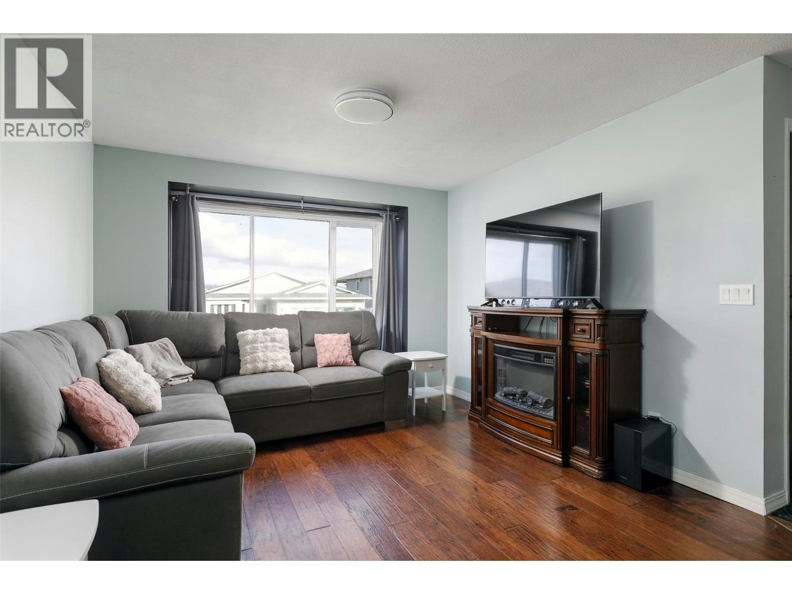 8-6400 Spencer Road - 3